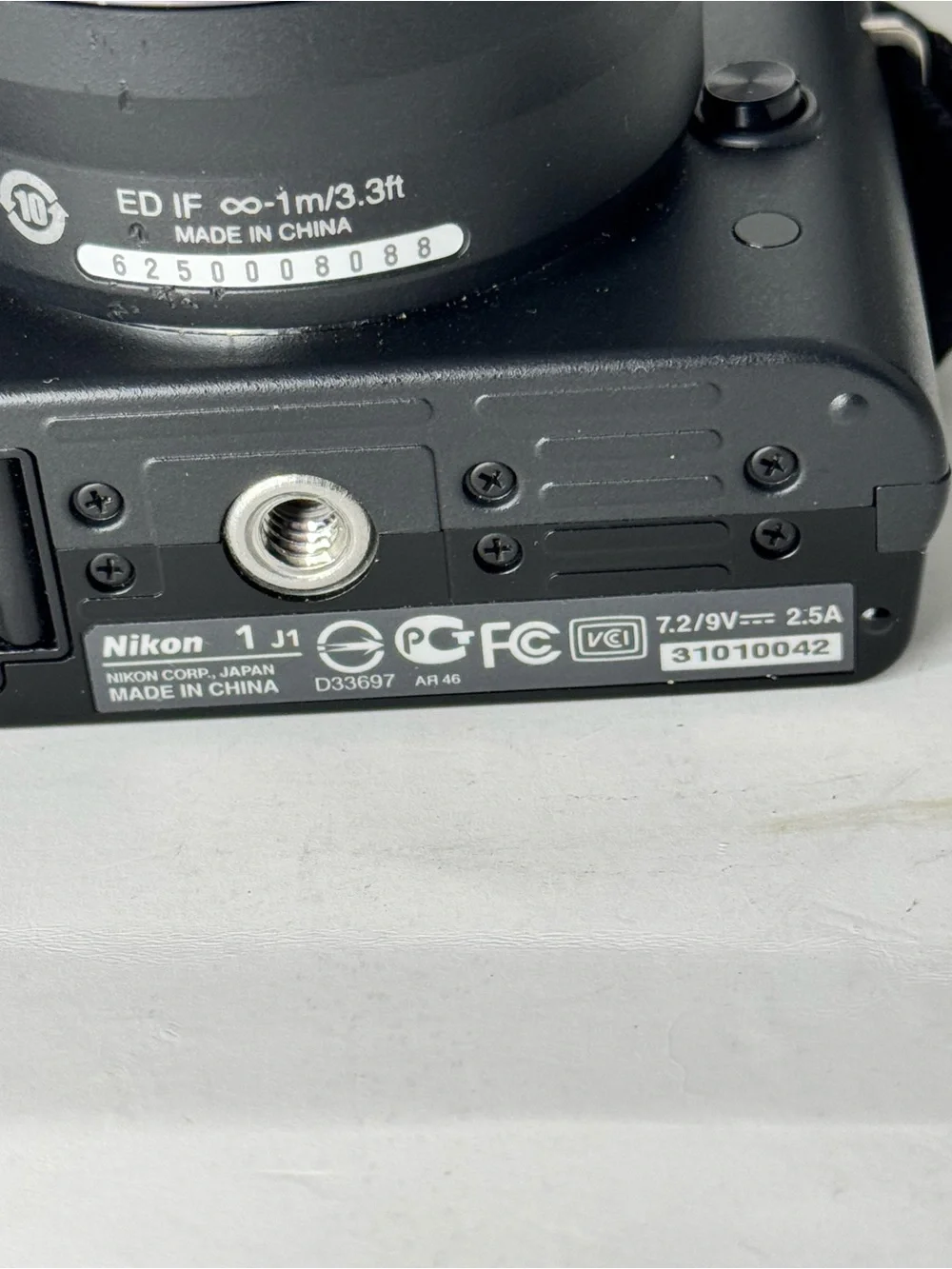 Nikon 1 J1 Compact Mirrorless Camera Black two lenses batterycharger memory card